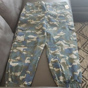 Camo pants